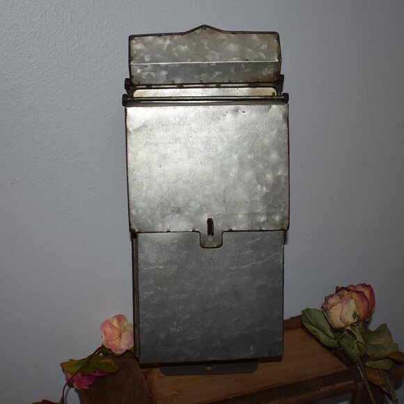Vintage Rustic Silver Galvanized Metal Mailbox Country Farmhouse Decor - Picture 12 of 16